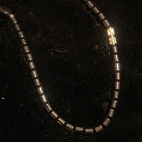 Vintage women’s hematite necklace - Picture 3 of 3